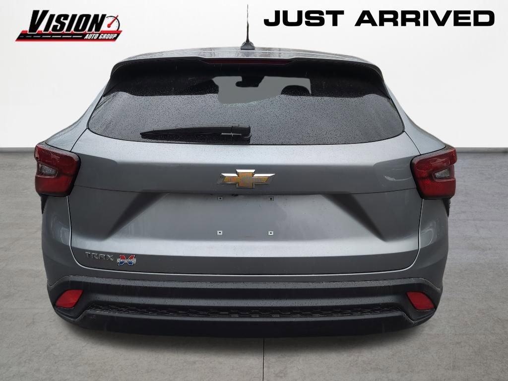 Used 2024 Chevrolet Trax LS FWD image 4