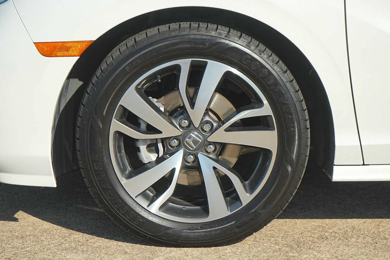 Used 2023 Honda Odyssey Touring image 7
