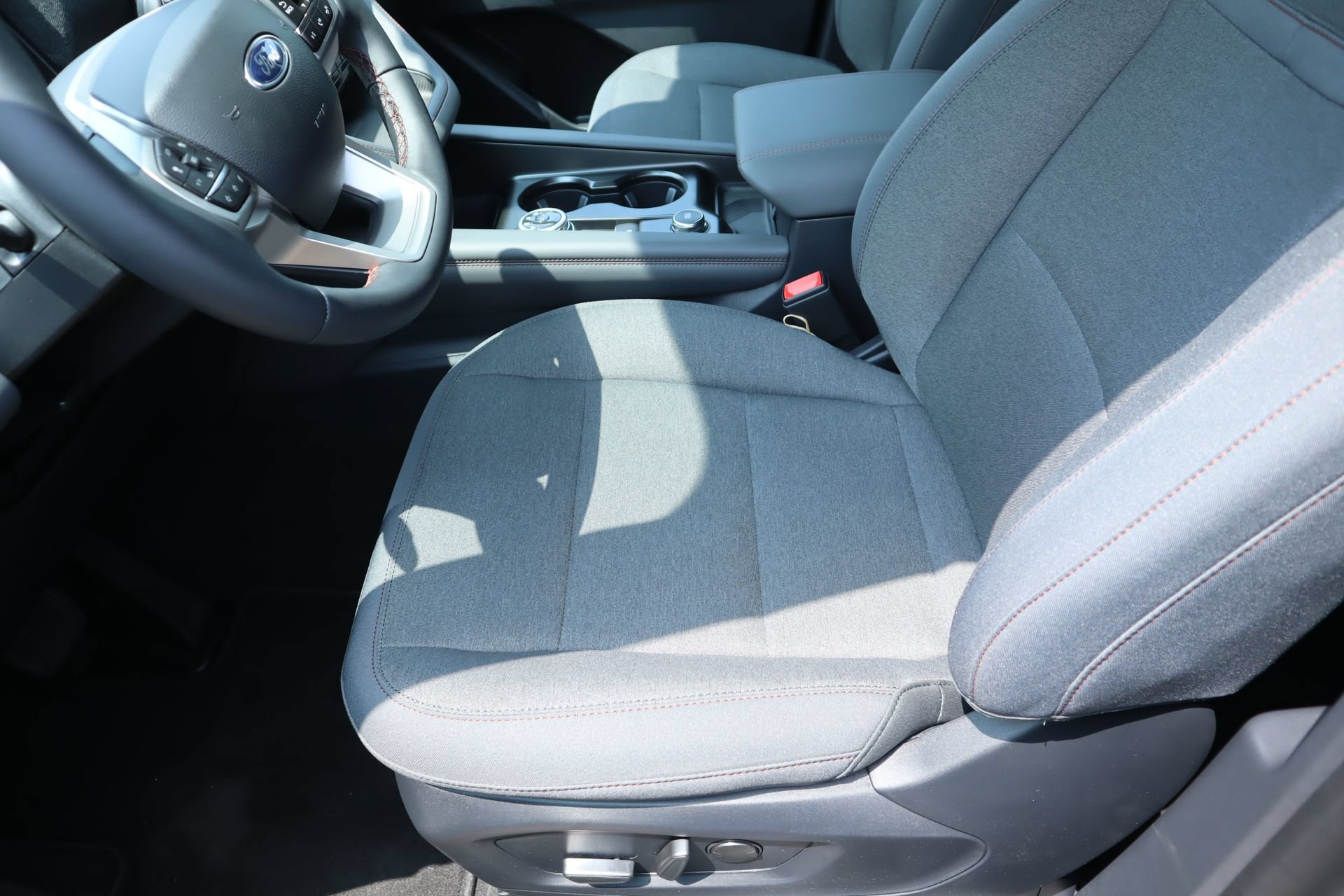 New 2026 Ford Explorer Active RWD image 11