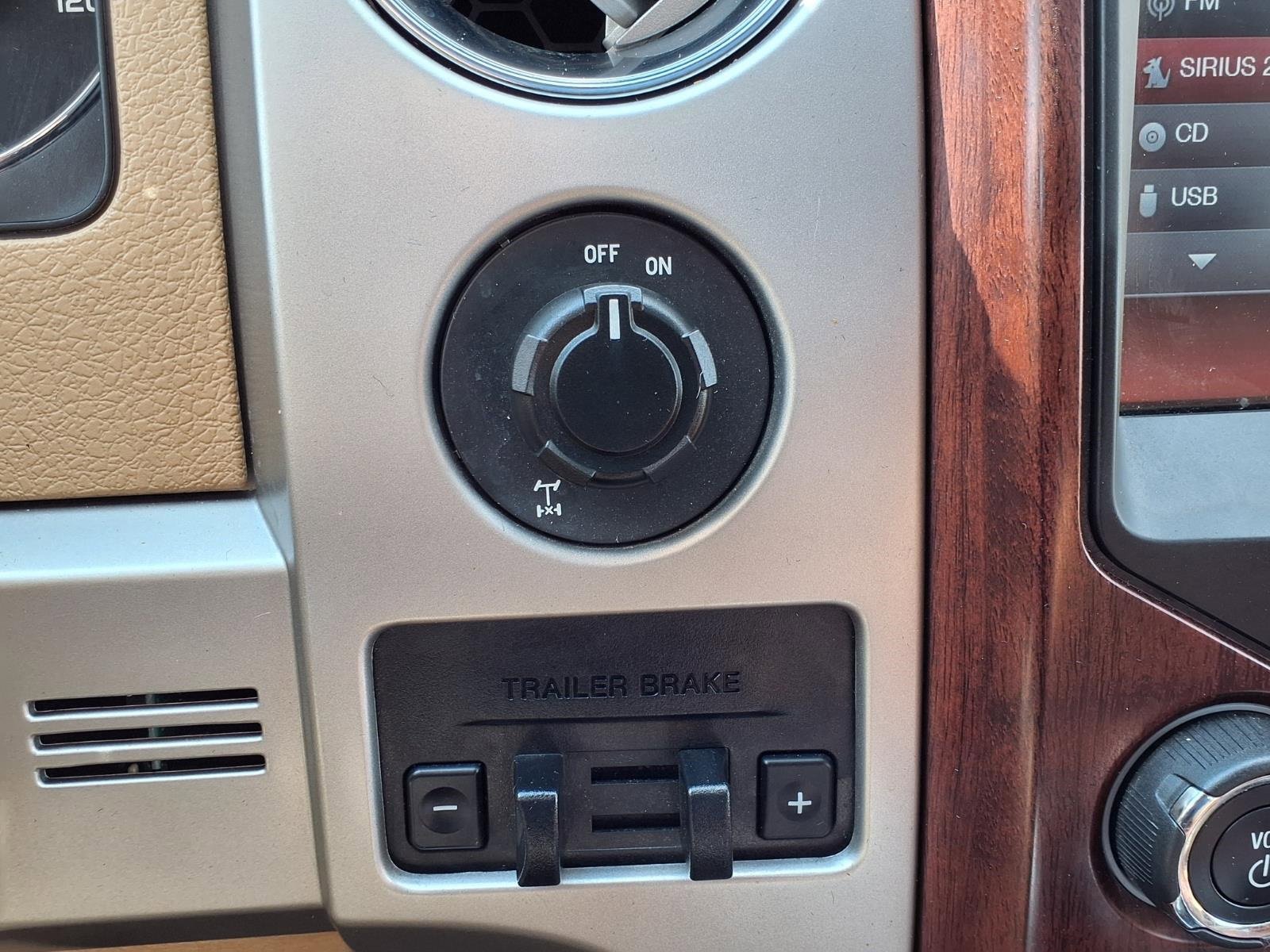 Used 2014 Ford F150 King Ranch w/ King Ranch Luxury Package image 11