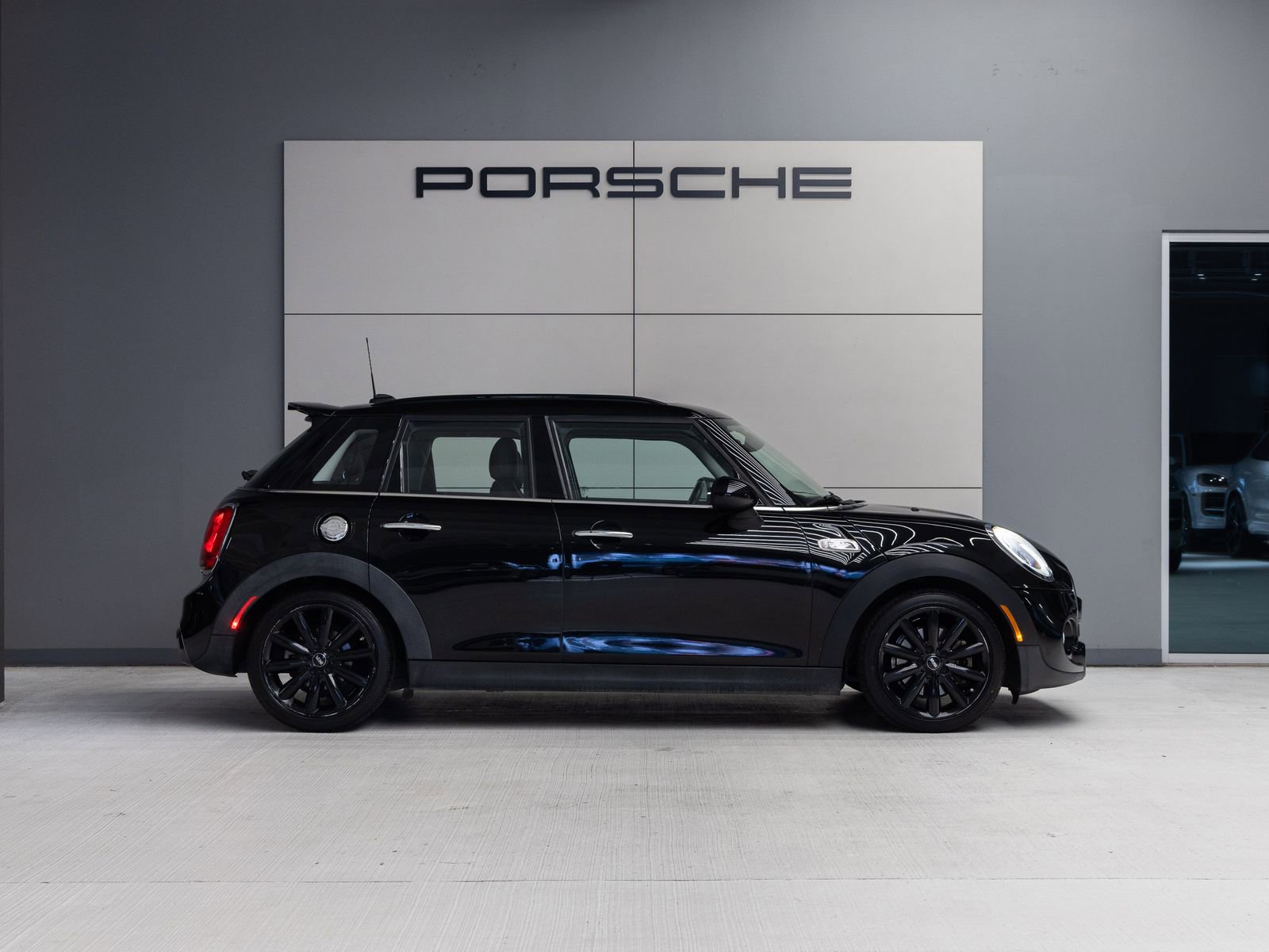 Used 2015 MINI Cooper S FWD image 8