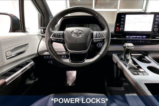 Used 2022 Toyota Sienna XSE AWD/4WD image 11