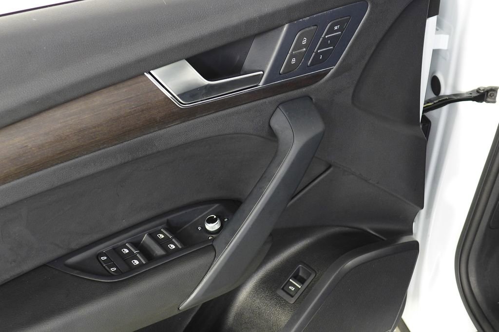 Used 2023 Audi Q5 2.0T Premium image 12