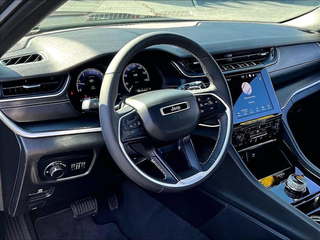 Used 2023 Jeep Grand Cherokee Altitude AWD/4WD image 8