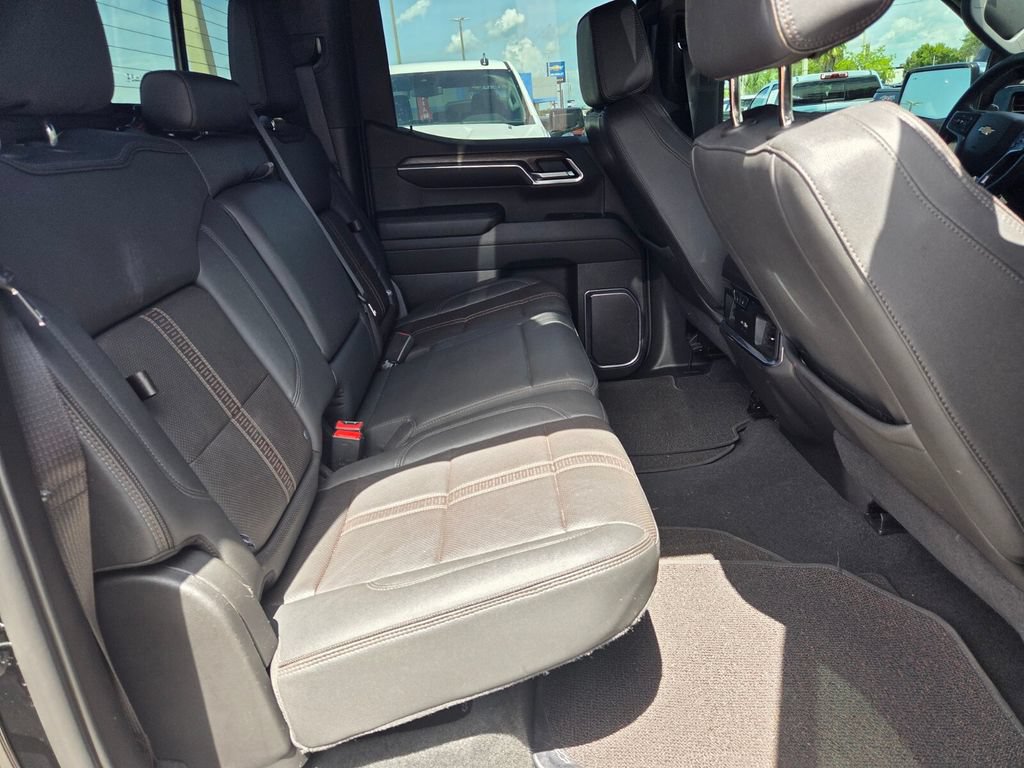 Certified 2024 Chevrolet Silverado 1500 High Country w/ Max Trailering Package AWD/4WD image 15