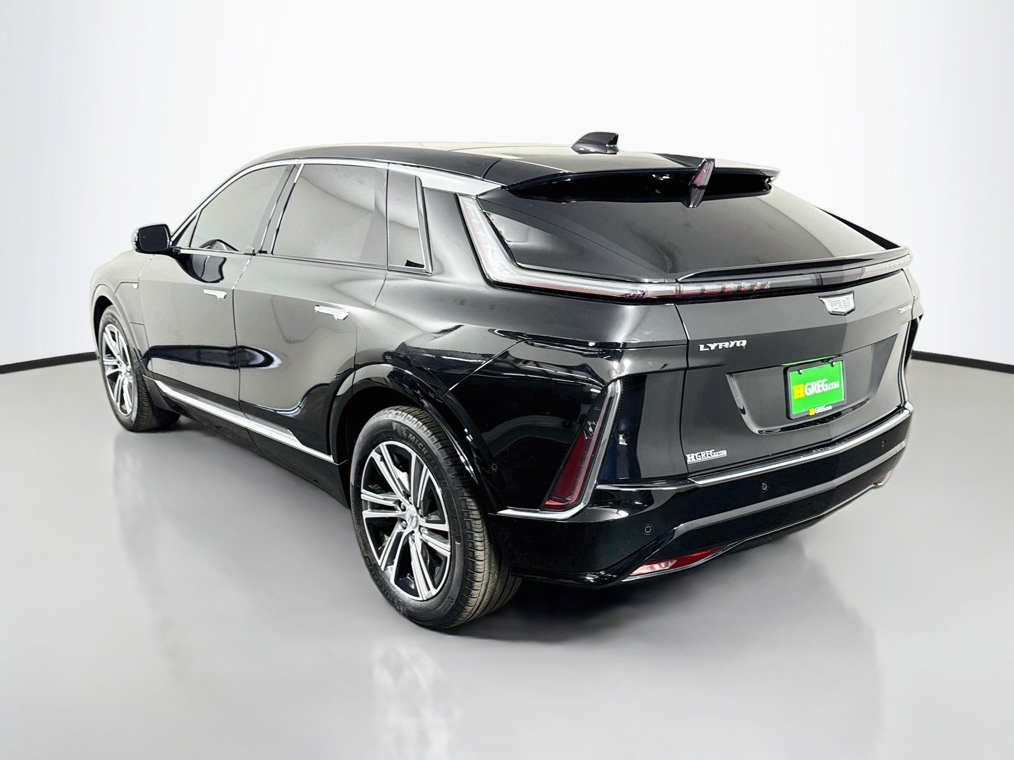 Used 2023 Cadillac Lyriq AWD image 7