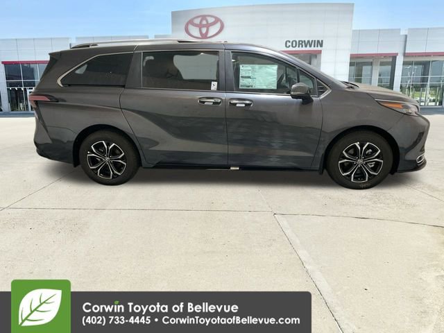 New 2025 Toyota Sienna Platinum image 9