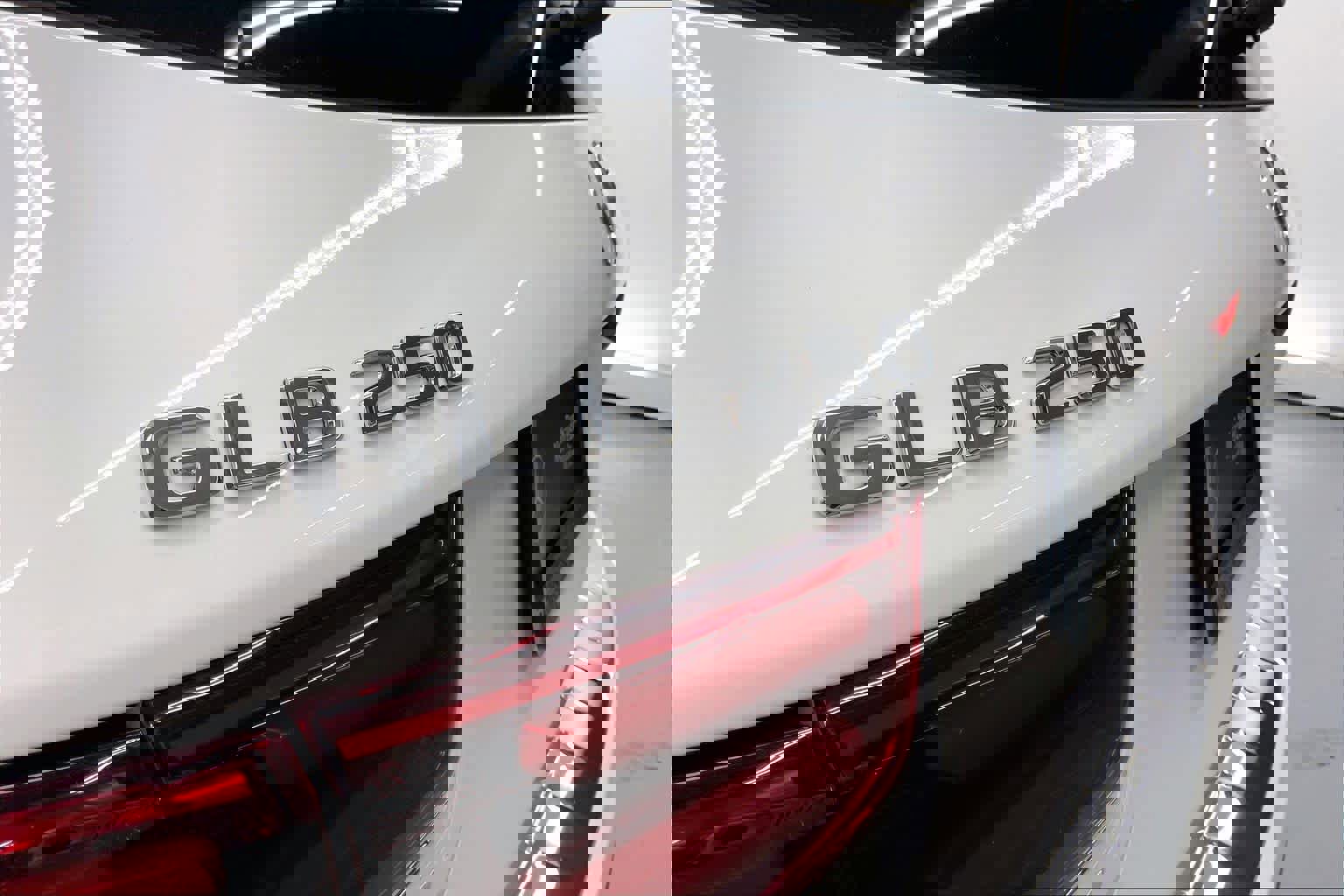 Used 2025 Mercedes-Benz GLB 250 image 15