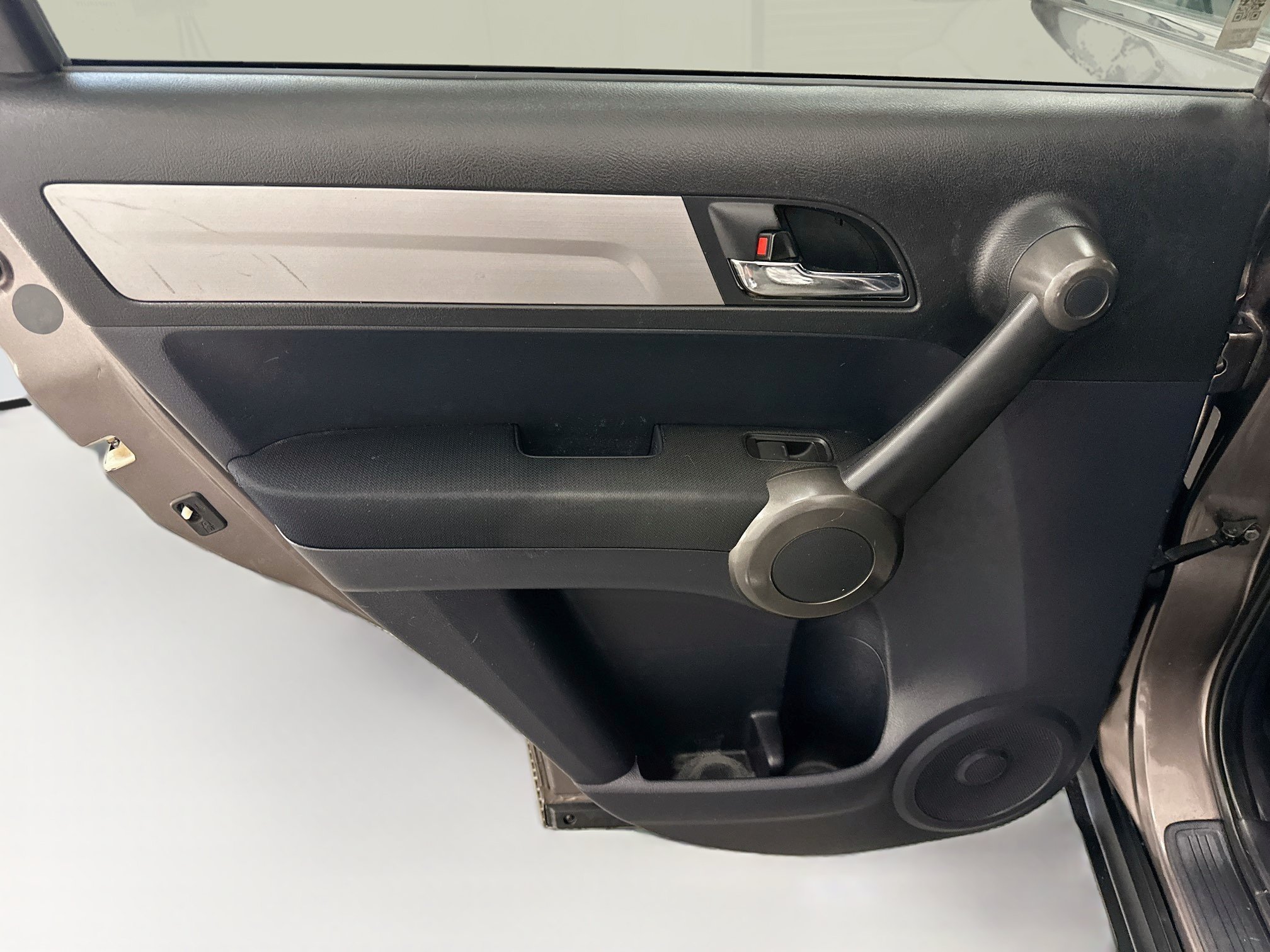 Used 2011 Honda CR-V SE image 25