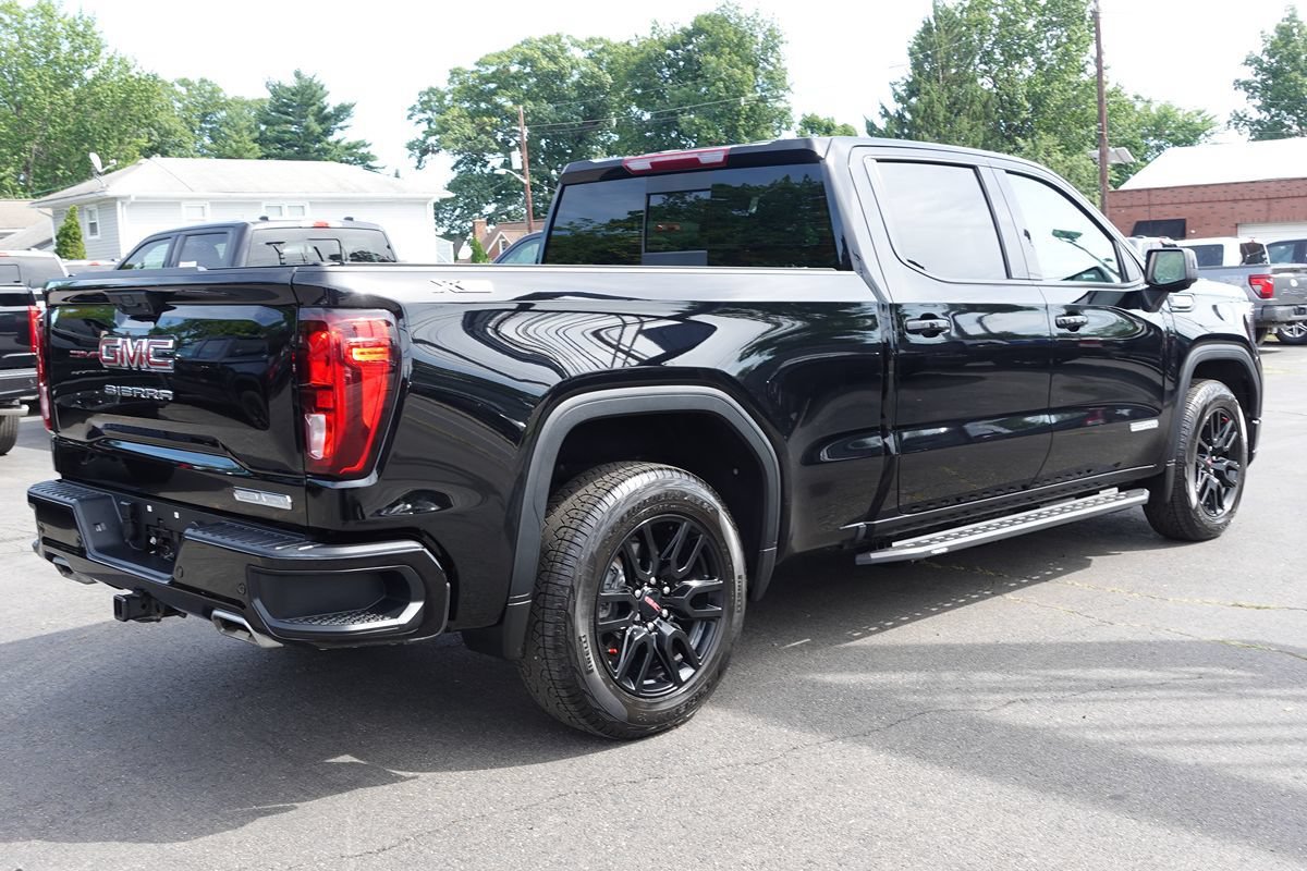 Used 2025 GMC Sierra 1500 Elevation w/ Elevation Premium Package AWD/4WD image 3