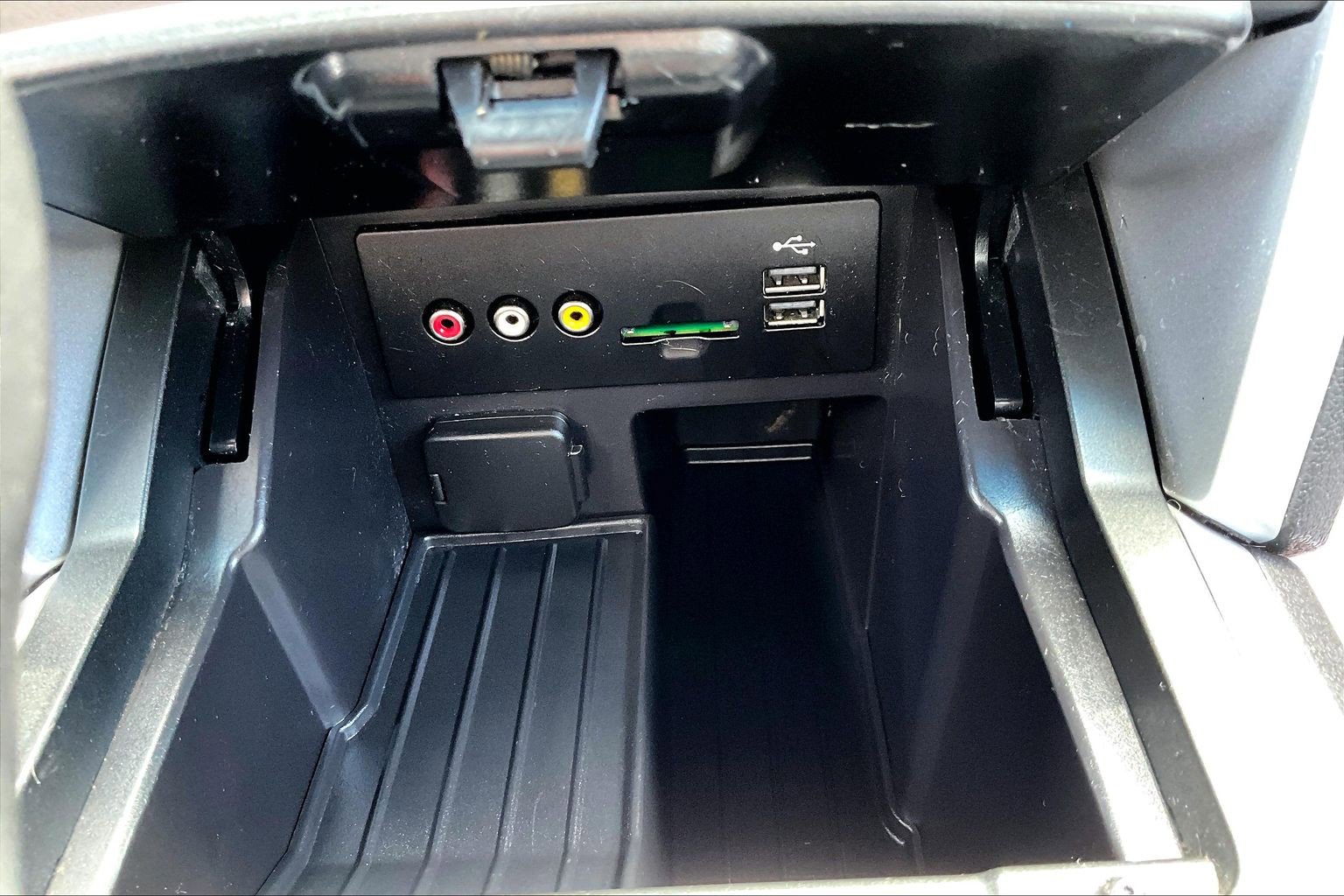 Used 2011 Ford Explorer XLT w/ 202A Rapid Spec Order Code FWD image 33