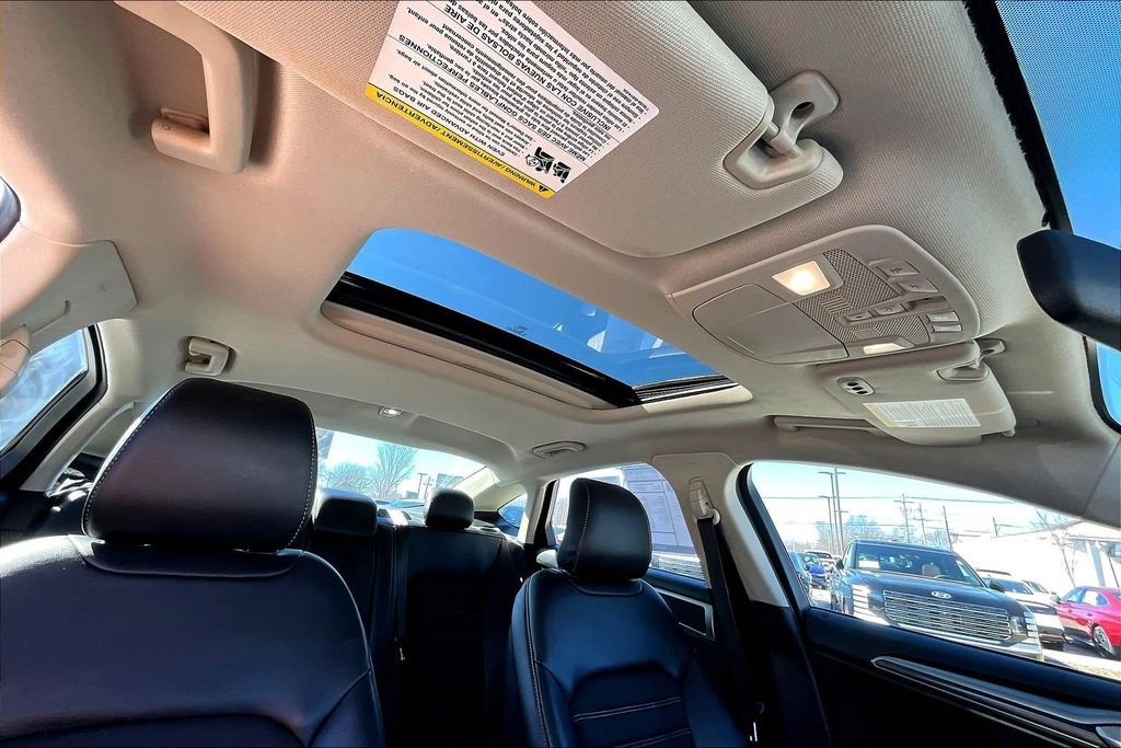 Used 2017 Ford Fusion SE w/ Equipment Group 201A image 23