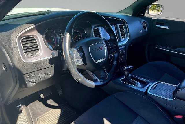 Used 2019 Dodge Charger R/T RWD image 17
