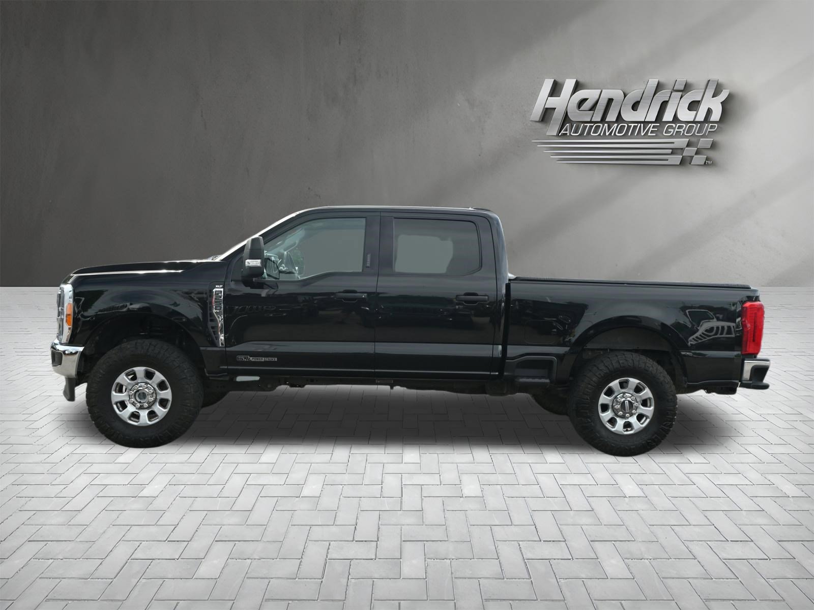 Used 2023 Ford F250 XLT AWD/4WD image 6