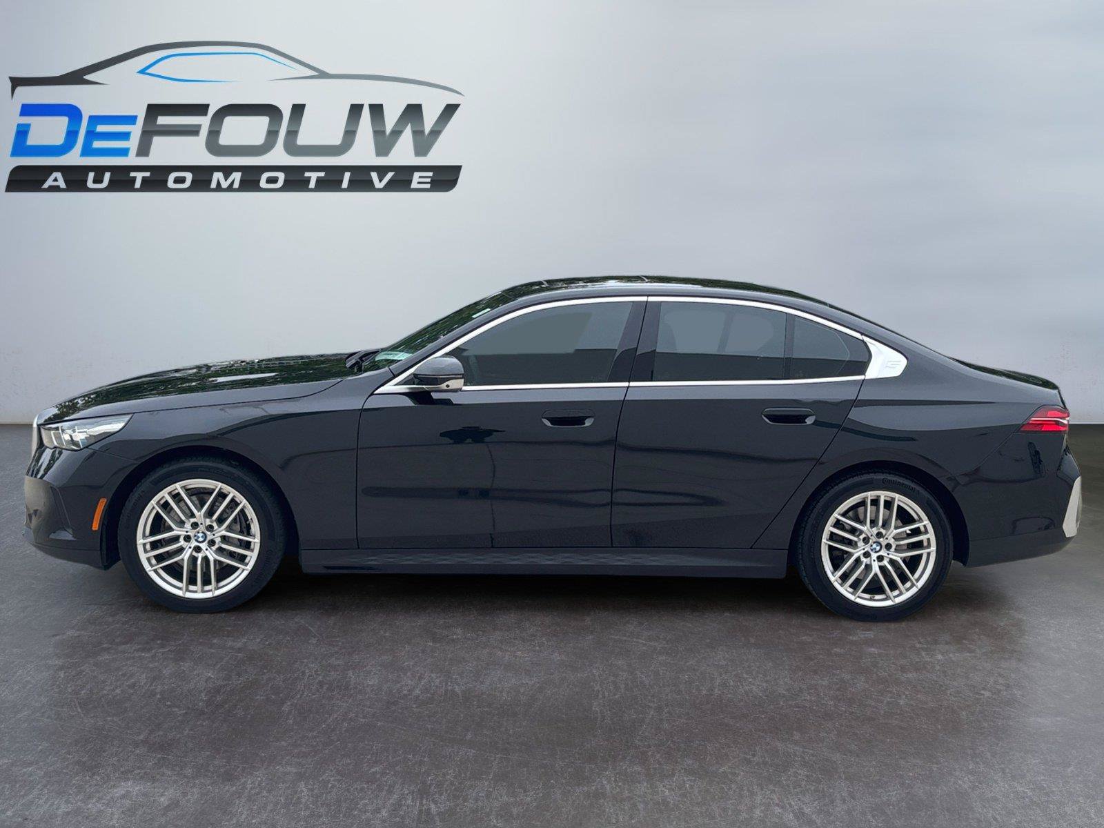 Used 2024 BMW 540i xDrive w/ Premium Package AWD/4WD image 6