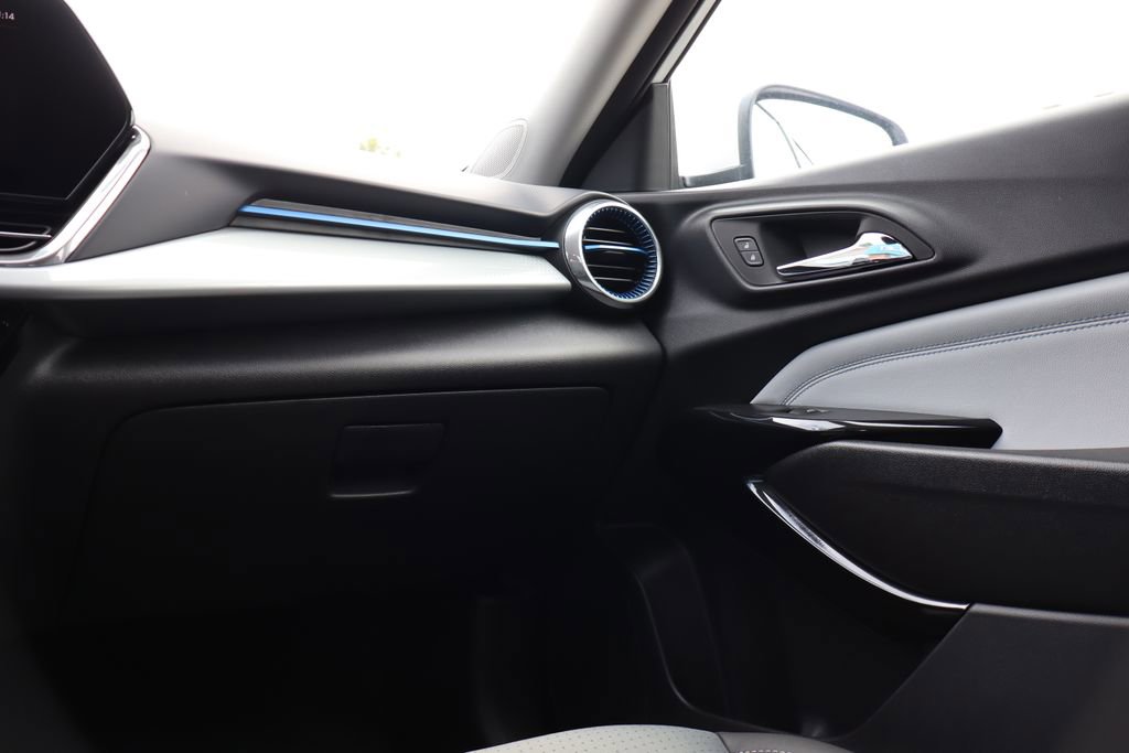New 2026 Chevrolet Trax LT w/ Driver Confidence Package image 36