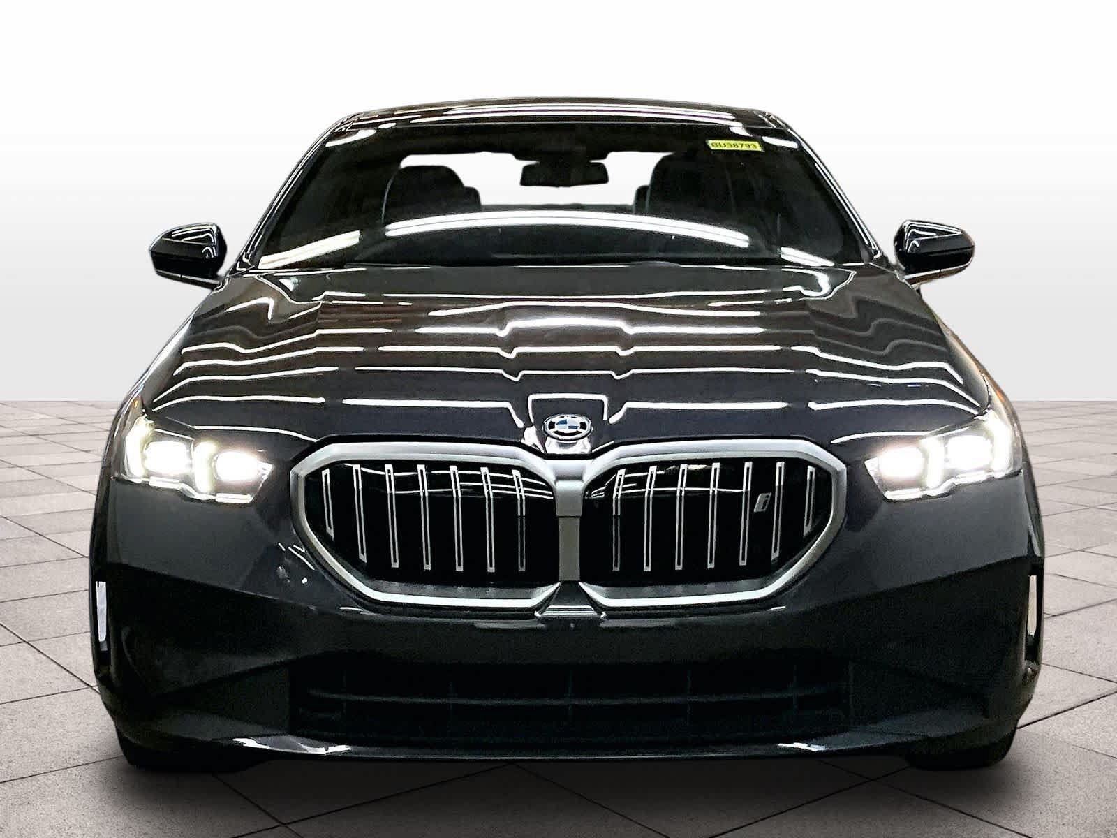 Used 2024 BMW i5 eDrive40i w/ Executive Package RWD image 3