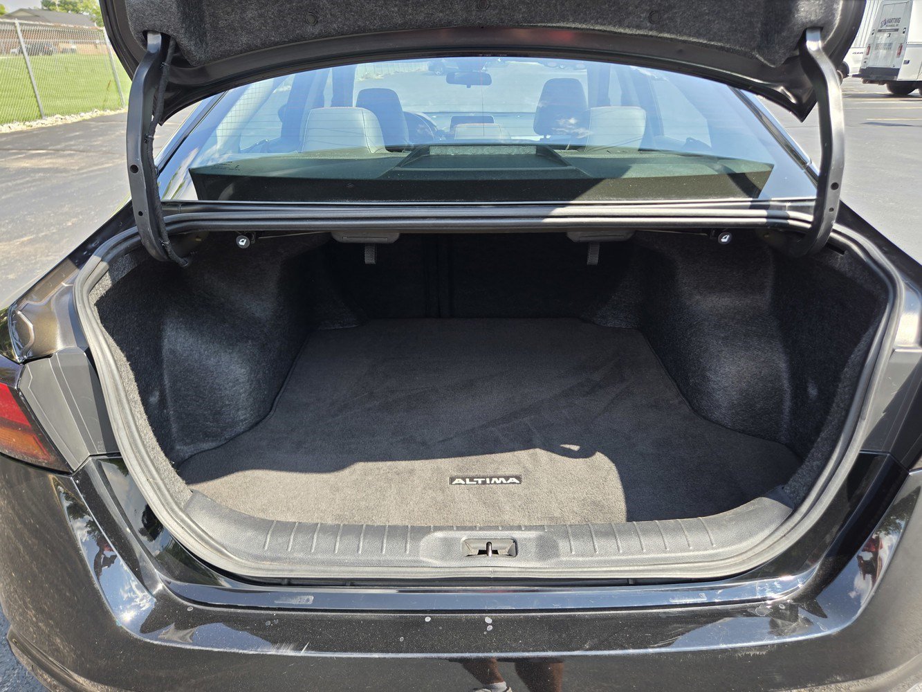 Used 2024 Nissan Altima 2.5 SR FWD image 31