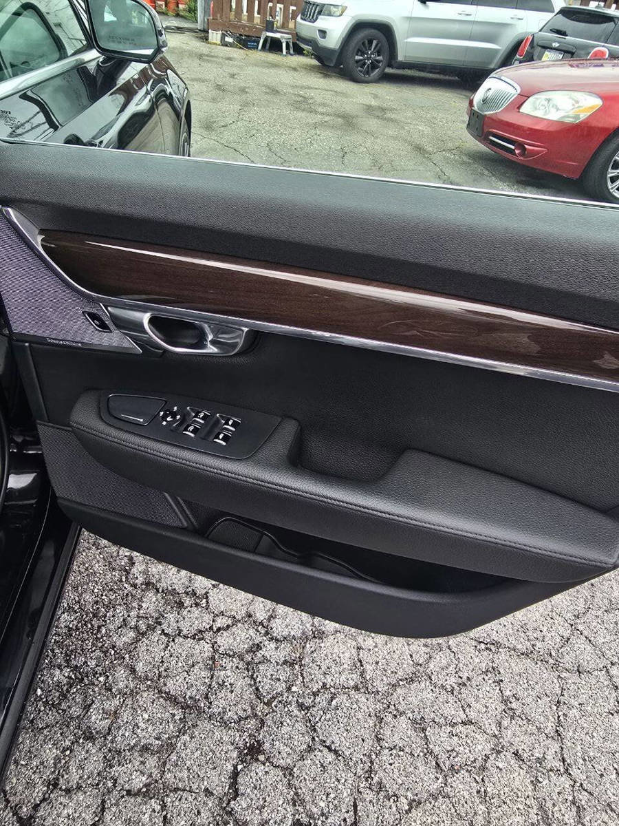 Used 2018 Volvo S90 T5 Momentum w/ Convenience Package image 13