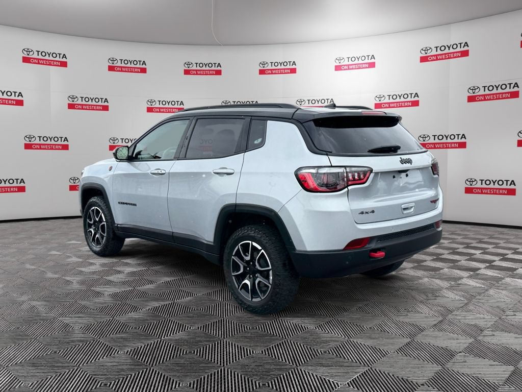 Used 2024 Jeep Compass Trailhawk AWD/4WD image 5