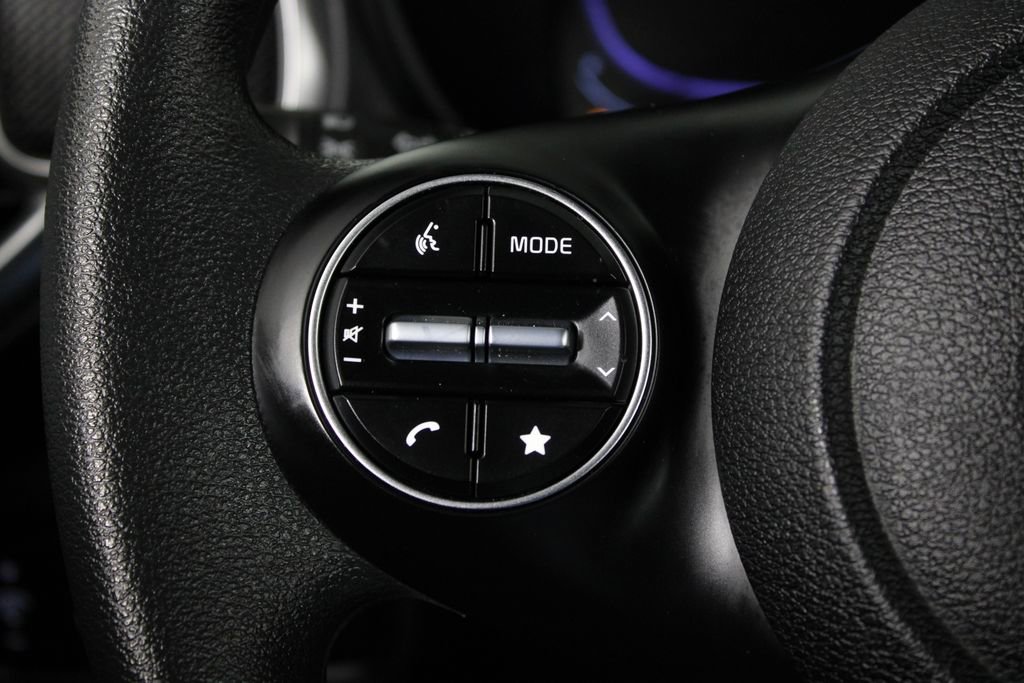 Used 2025 Kia Soul LX image 24