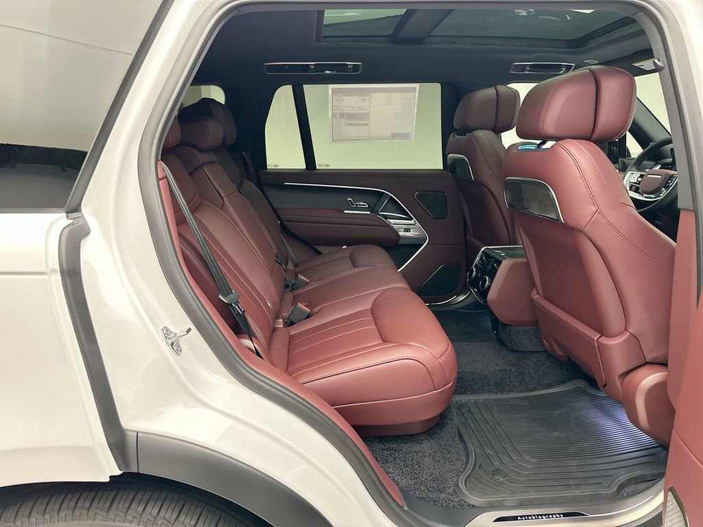 New 2025 Land Rover Range Rover Long Wheelbase Autobiography image 6