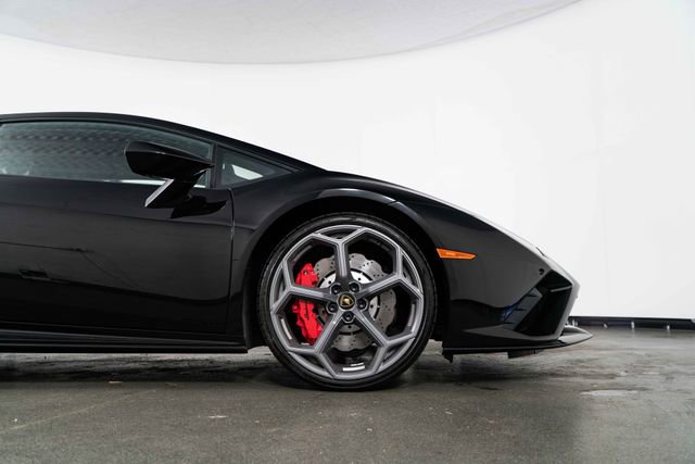 Used 2022 Lamborghini Huracan EVO image 11