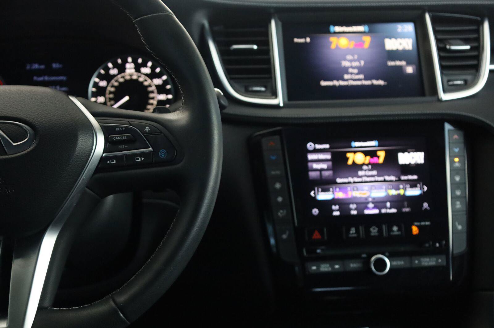 Used 2023 INFINITI QX55 Luxe w/ Cargo Package AWD/4WD image 36