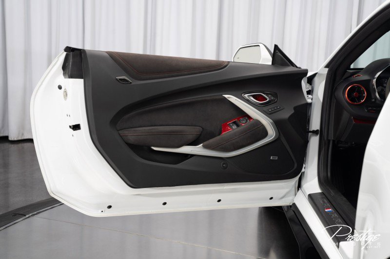 Used 2022 Chevrolet Camaro ZL1 image 30