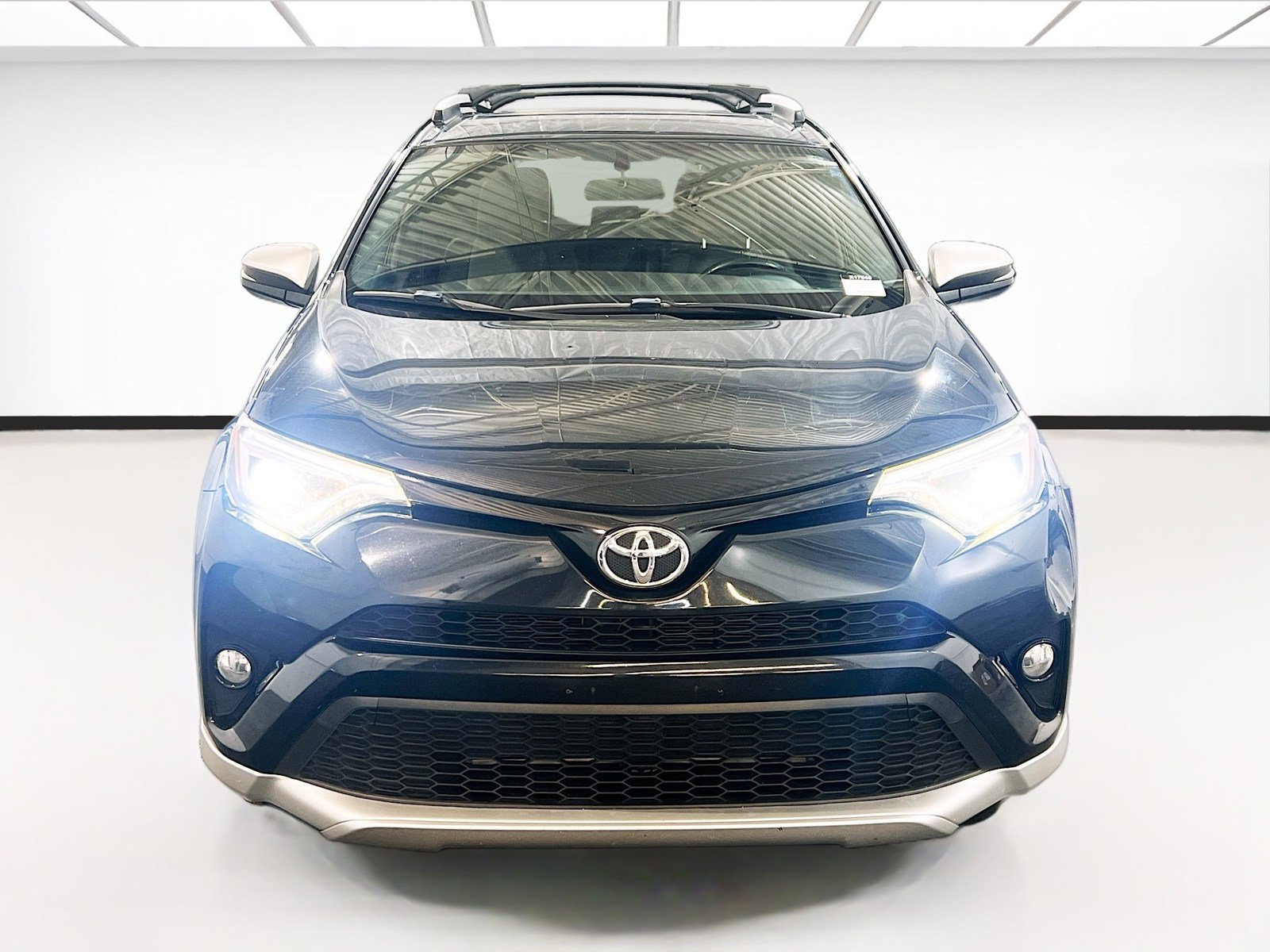Used 2016 Toyota RAV4 SE w/ Protection Package AWD/4WD image 2