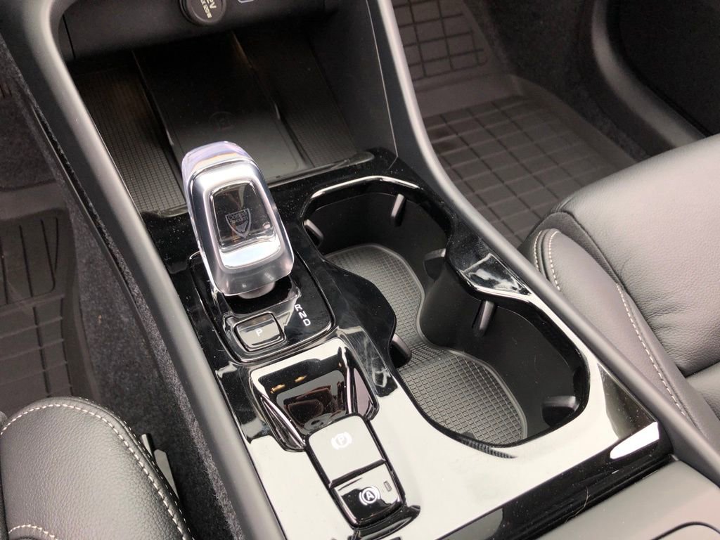 New 2026 Volvo XC40 B5 Plus w/ Protection Package Premier AWD/4WD image 30