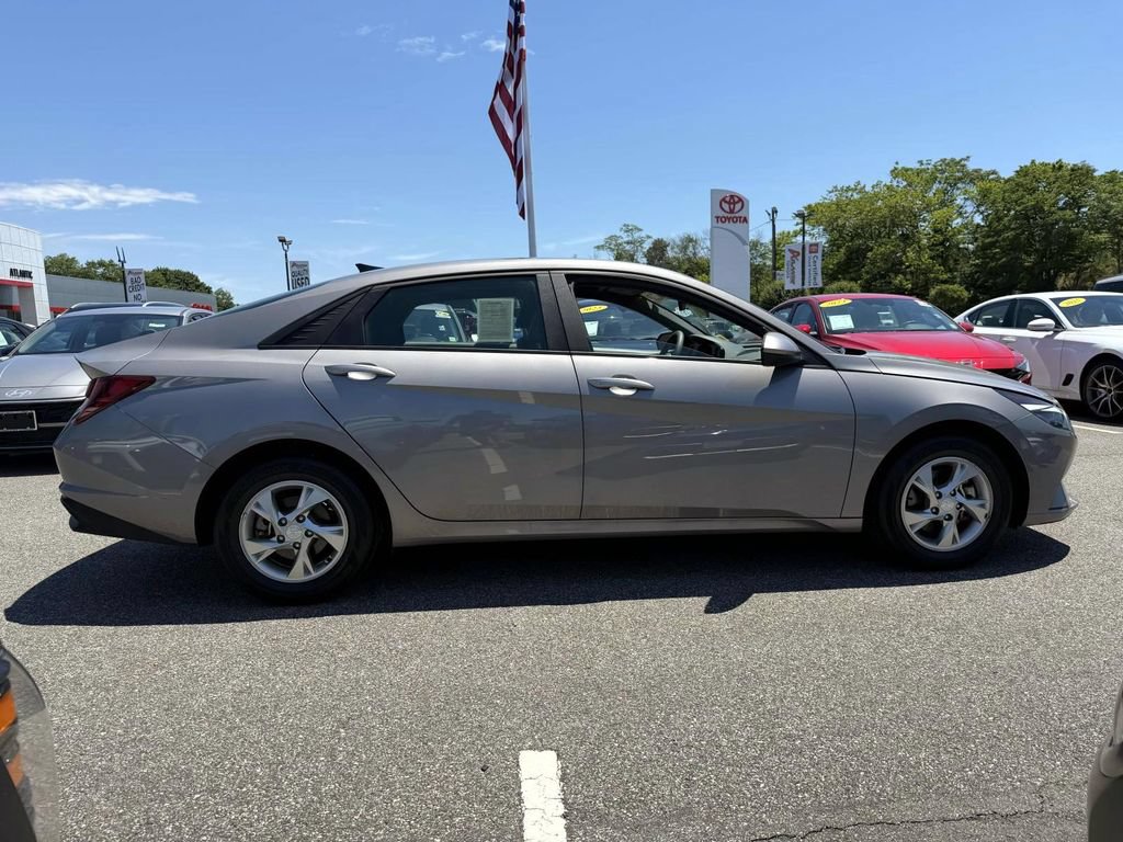 Certified 2023 Hyundai Elantra SE FWD image 8