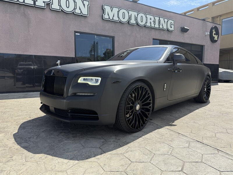 Used 2017 Rolls-Royce Wraith RWD image 2
