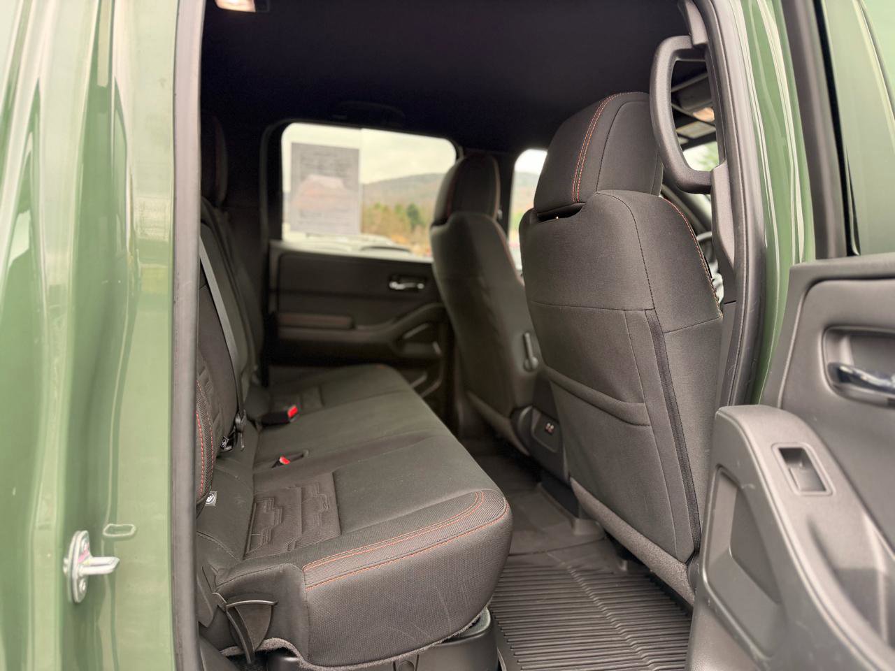 Used 2024 Nissan Frontier PRO-4X w/ Technology Package AWD/4WD image 16