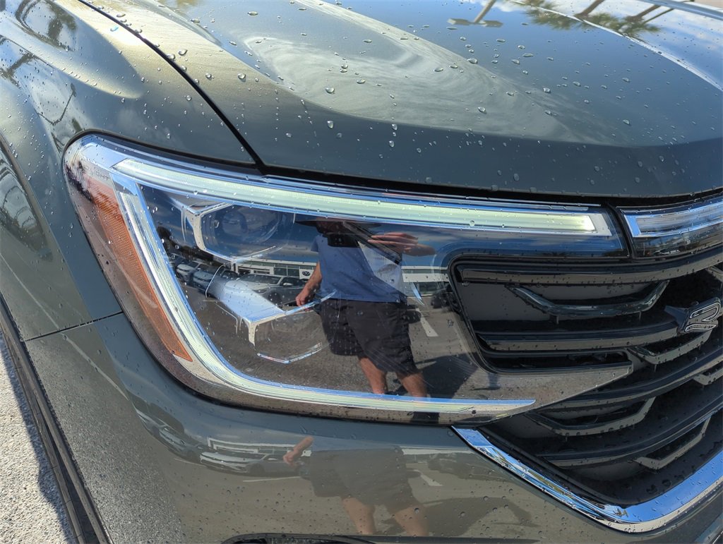 New 2026 Volkswagen Atlas Cross Sport SEL Premium R-Line image 17