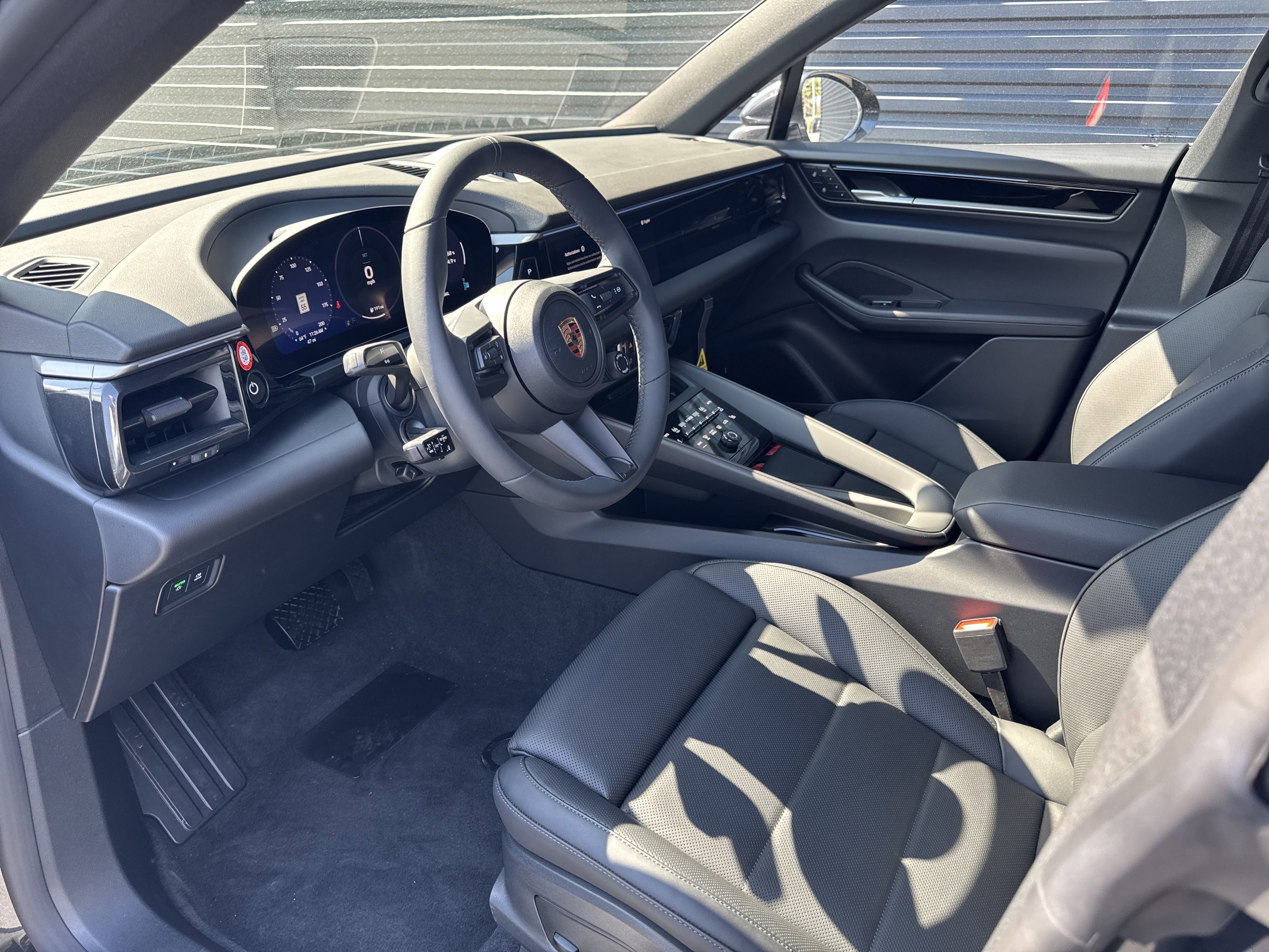 New 2025 Porsche Macan 4 Electric image 11