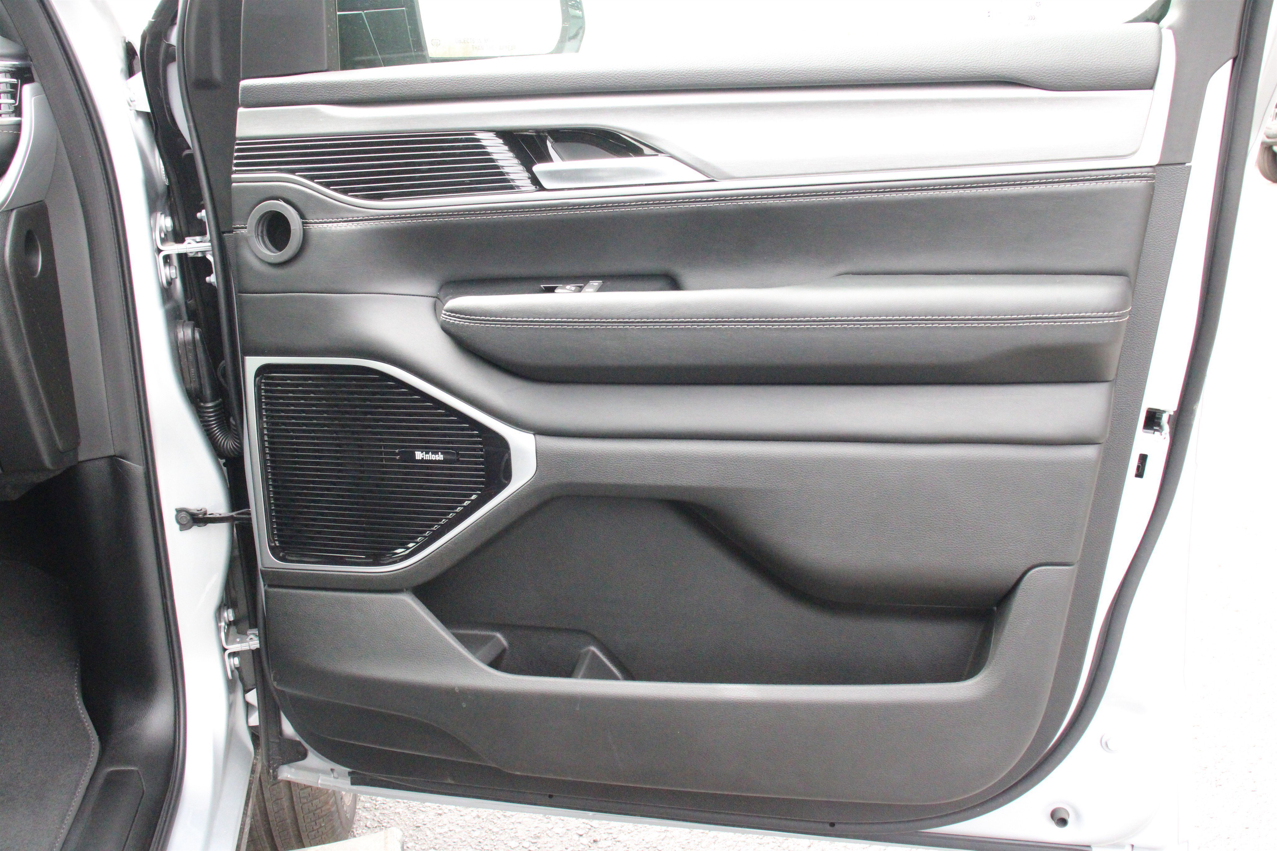 New 2026 Jeep Grand Wagoneer L Limited image 33