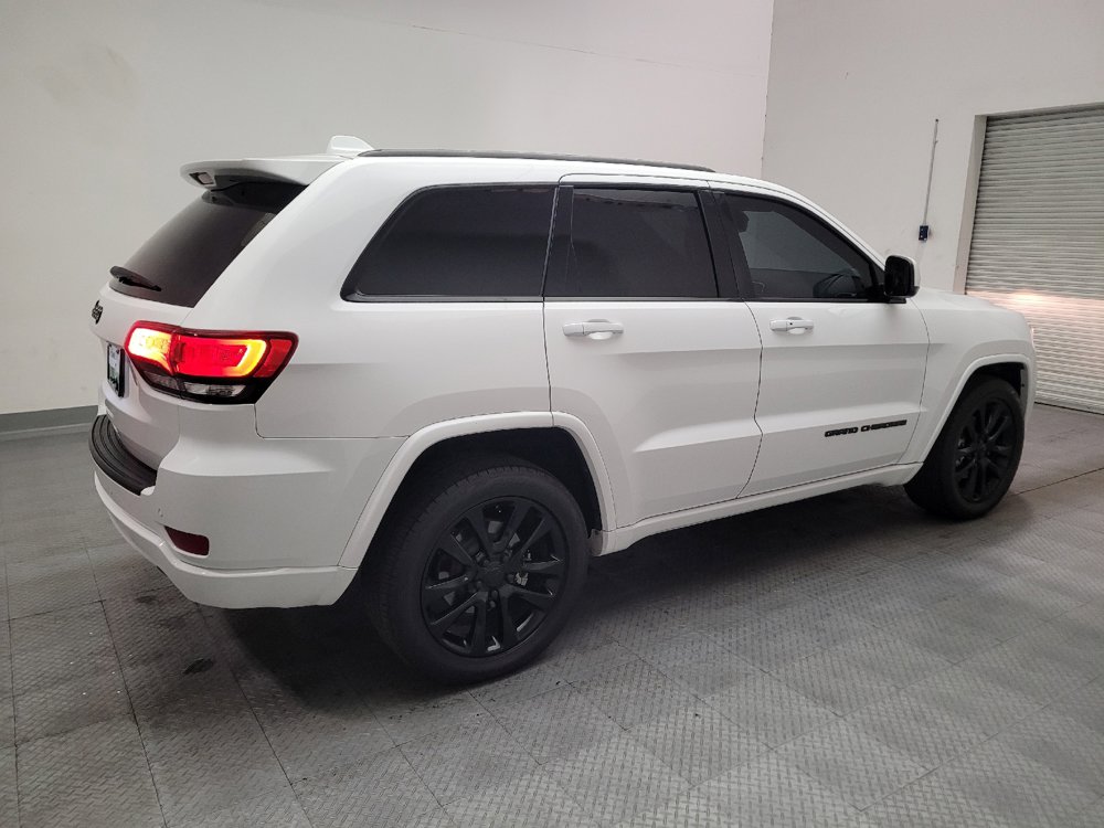 Used 2019 Jeep Grand Cherokee Altitude RWD image 10