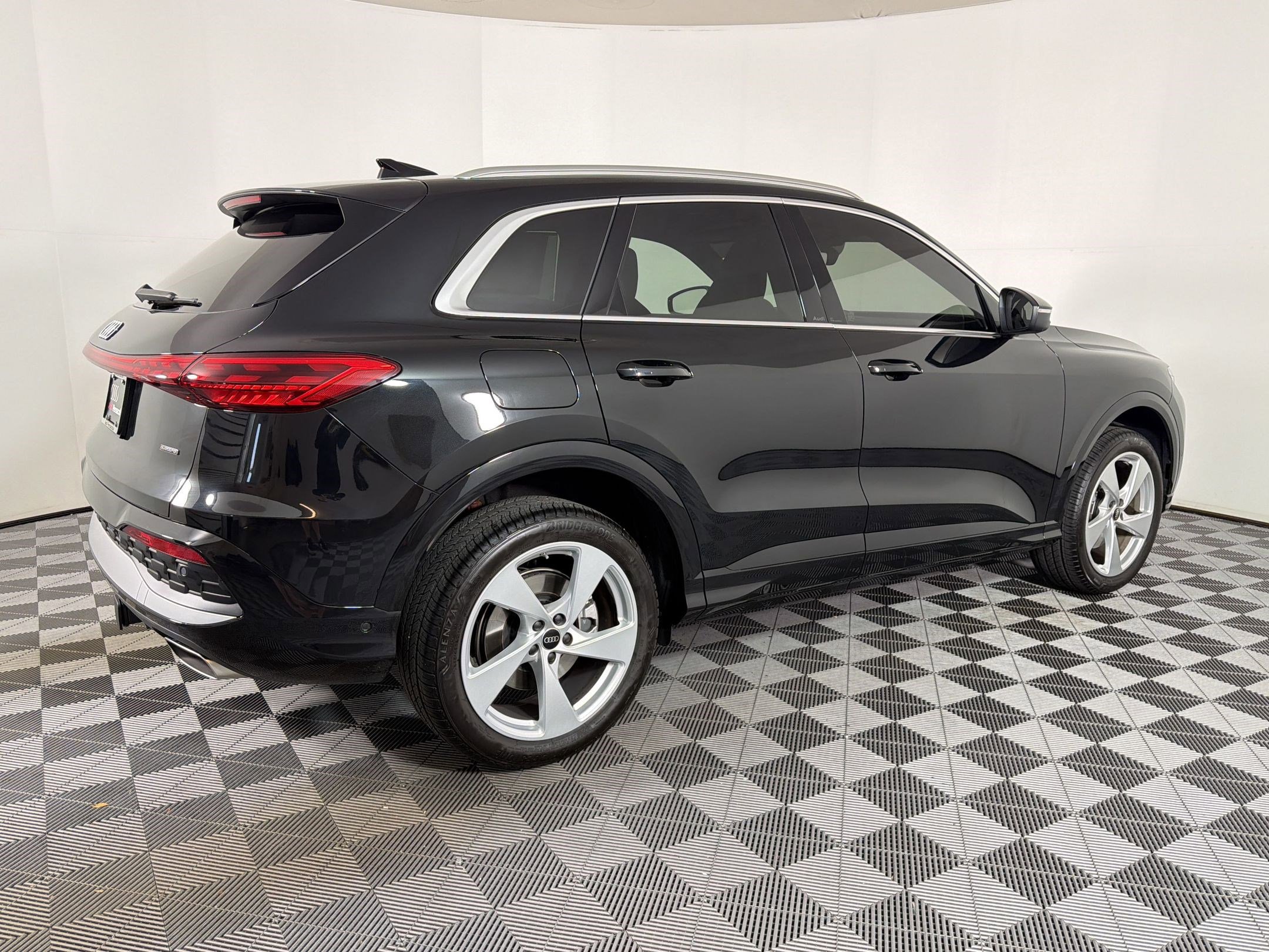 Certified 2025 Audi Q5 Premium Plus image 7