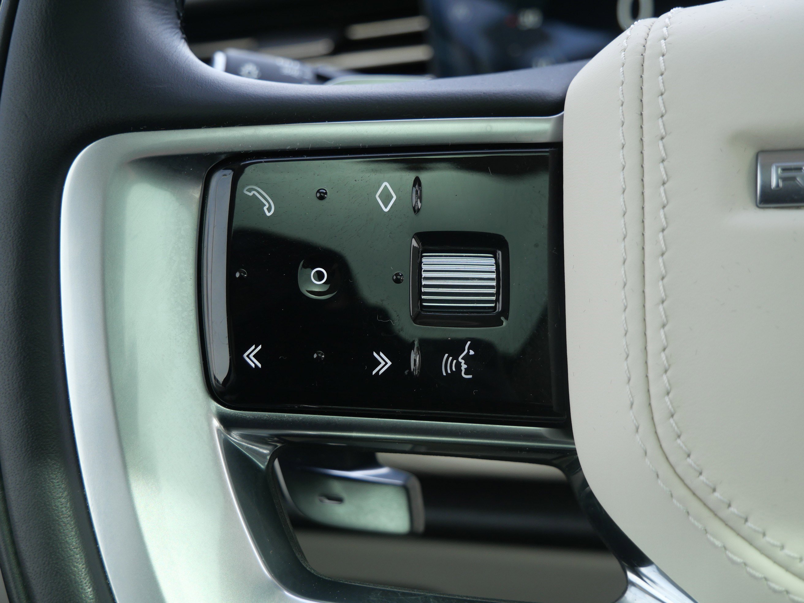 Certified 2023 Land Rover Range Rover SE AWD/4WD image 27