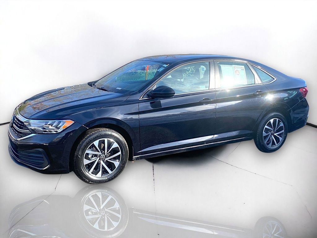 Used 2024 Volkswagen Jetta S image 2