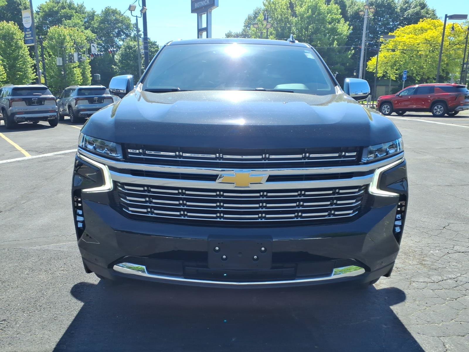 Used 2024 Chevrolet Tahoe Premier AWD/4WD image 8