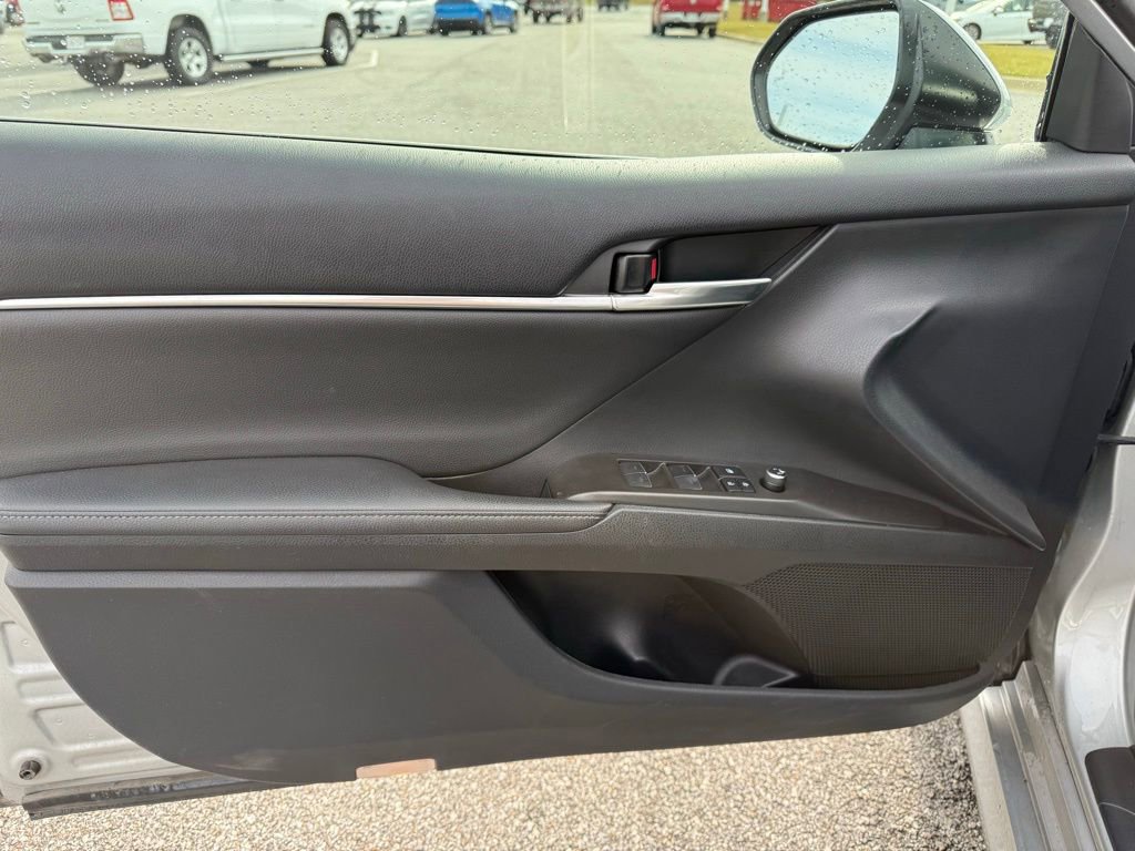 Used 2021 Toyota Camry XLE image 37