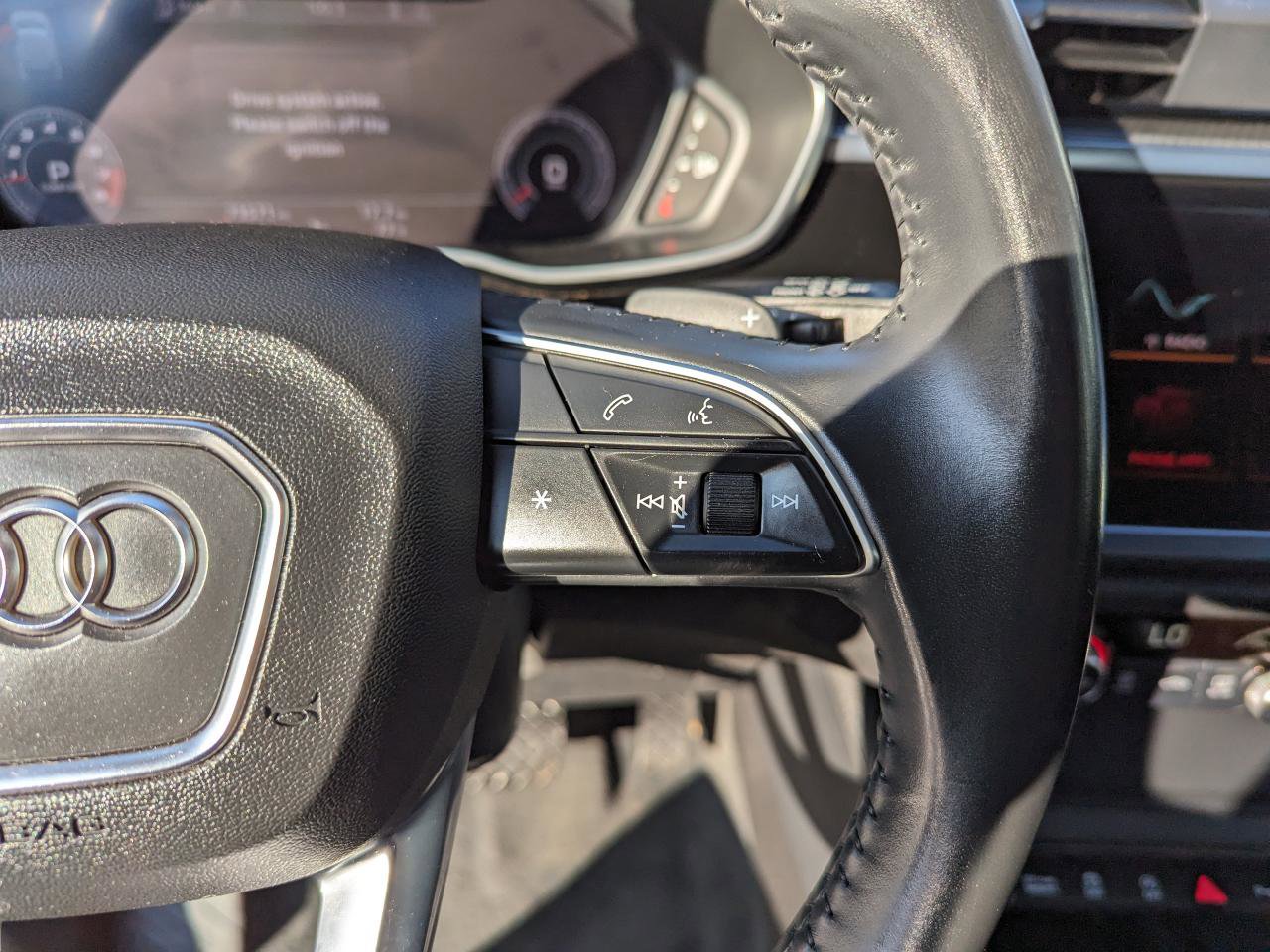 Used 2020 Audi Q3 2.0T Prestige image 18