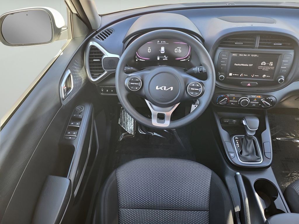 Used 2023 Kia Soul LX FWD image 13