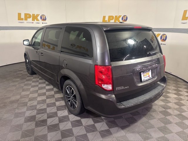 Used 2015 Dodge Grand Caravan SXT w/ Blacktop Package image 9