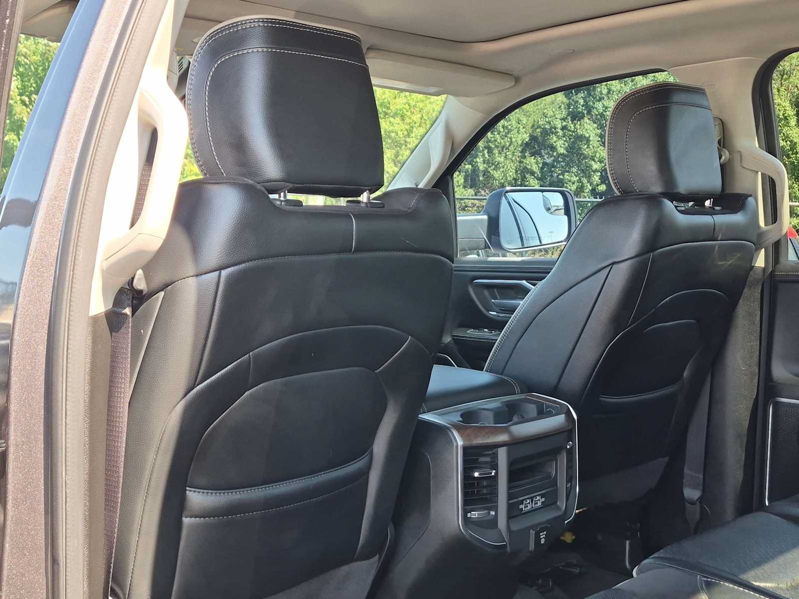 Used 2022 RAM 1500 Laramie AWD/4WD image 19