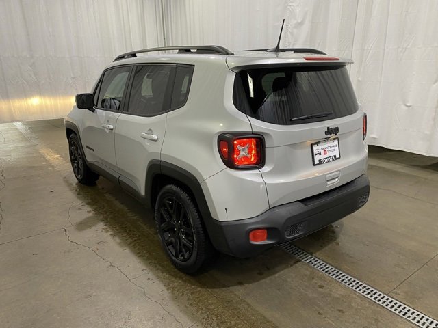 Used 2018 Jeep Renegade Altitude image 6