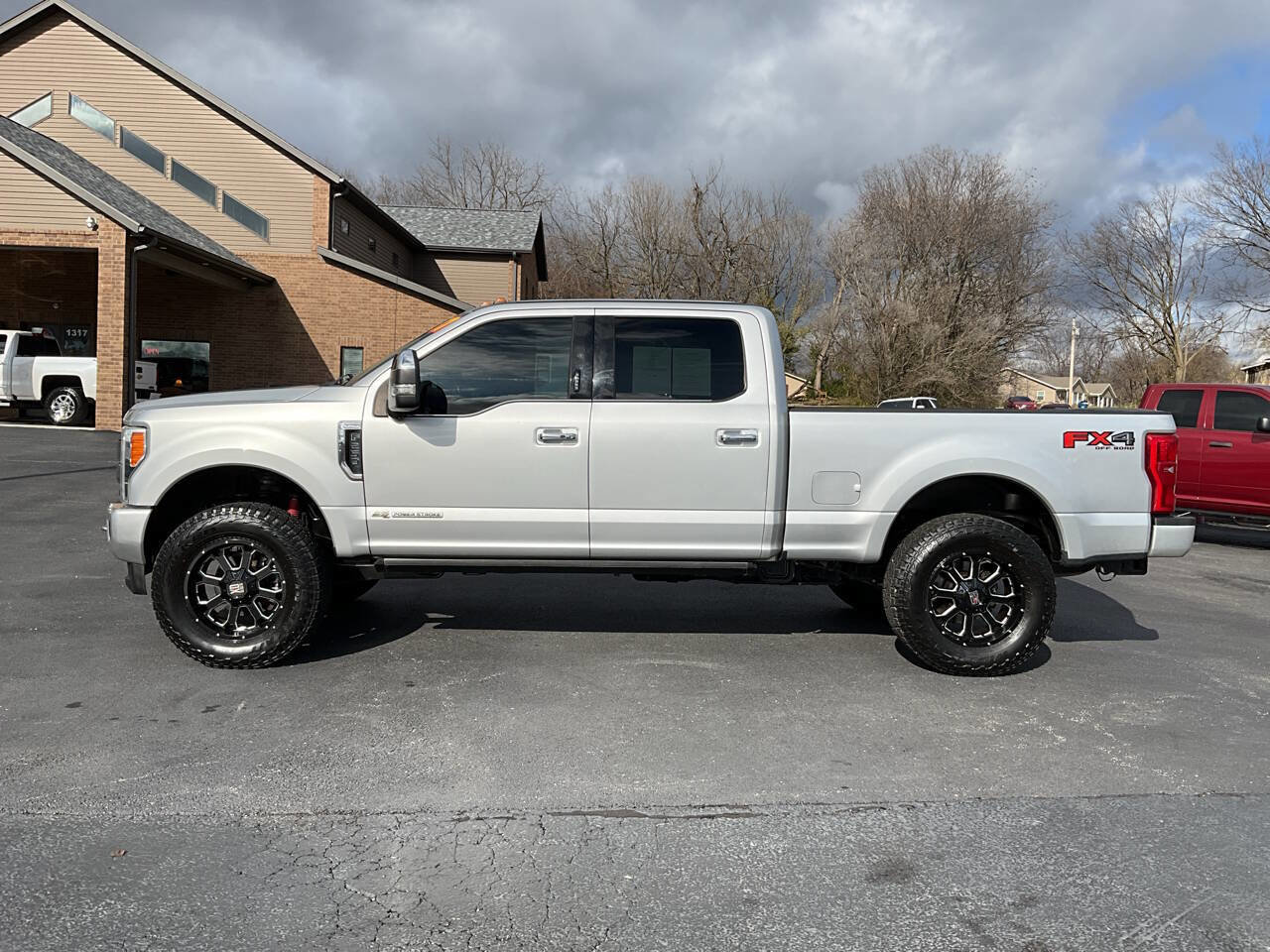 Used 2017 Ford F250 Platinum w/ Platinum Ultimate Package image 2