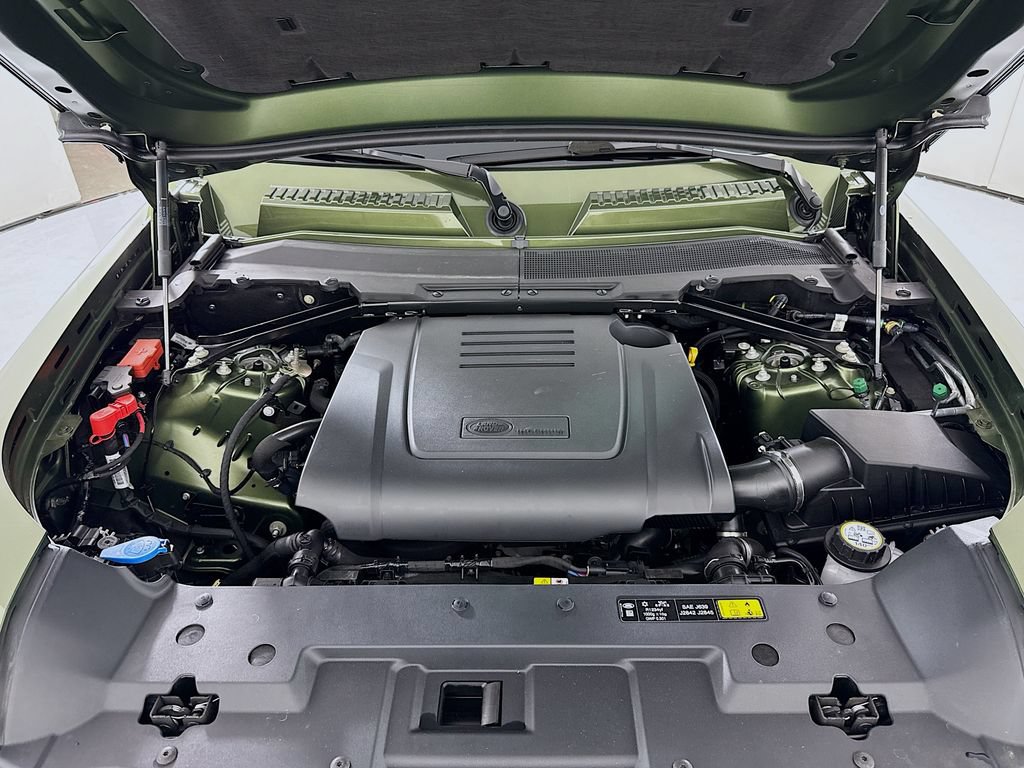 New 2026 Land Rover Defender 110 S AWD/4WD image 31